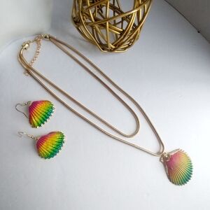 Gold Tone 2 Tier Rainbow Seashell Necklace Set